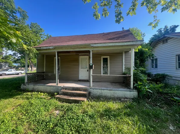 1037 W Chase Street, Springfield, MO 65803