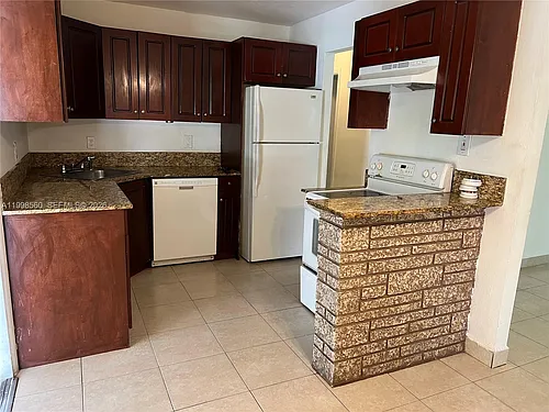 1710 NW 5th Ave Photo 1