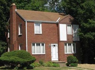 8525 Winchester Dr, Pittsburgh, PA