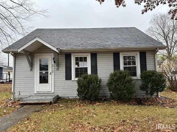 212 W Barber St, Hartford City, IN 47348