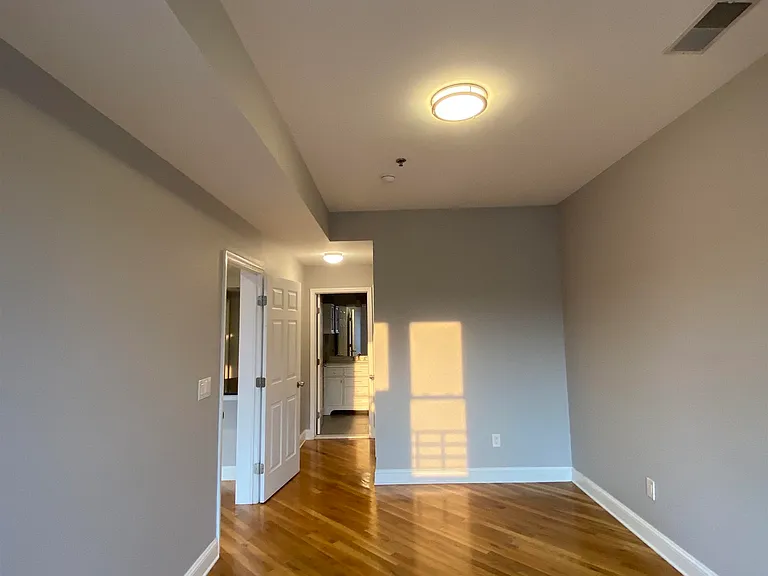 915 Madison St #6C — Photo 7