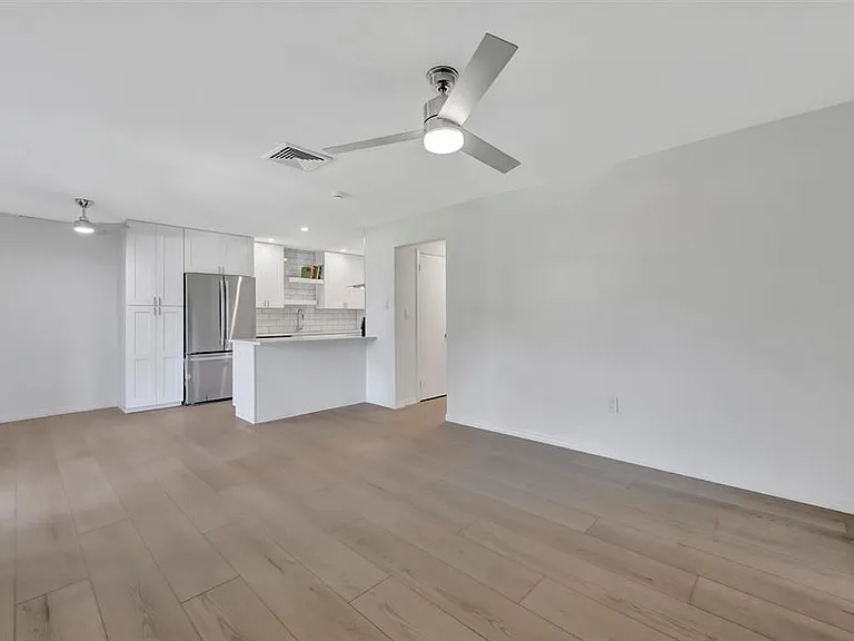 650 Pinellas Point Dr S #216 — Photo 4
