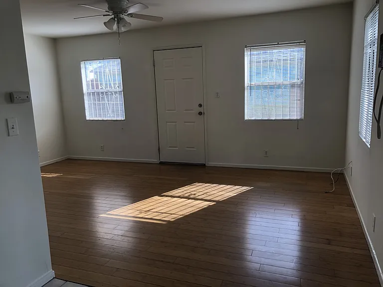 5149 York Blvd — Photo 13