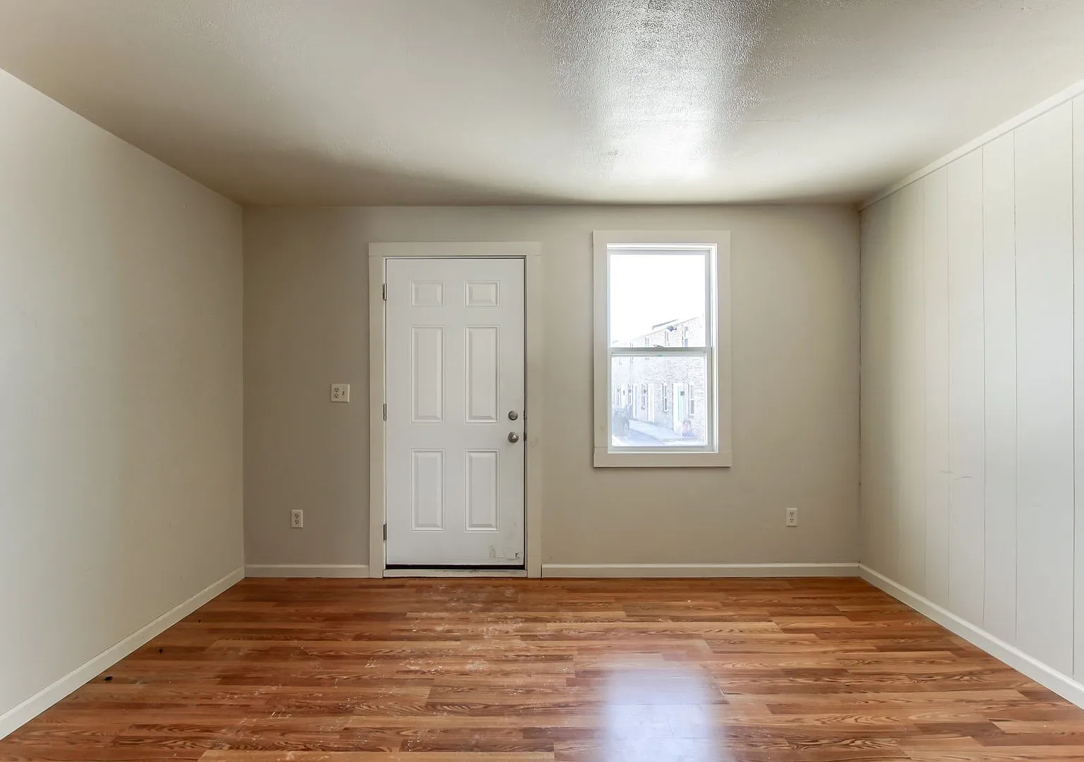 1800 Lehman St — Photo 1