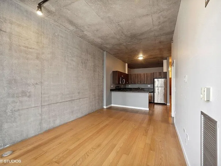 235 W Van Buren St #2116 — Photo 3