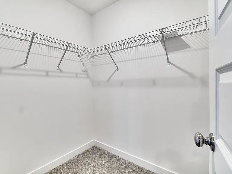 425 Eisenhower St — Photo 14