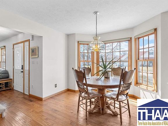 4th image of 66 Mayflower Dr