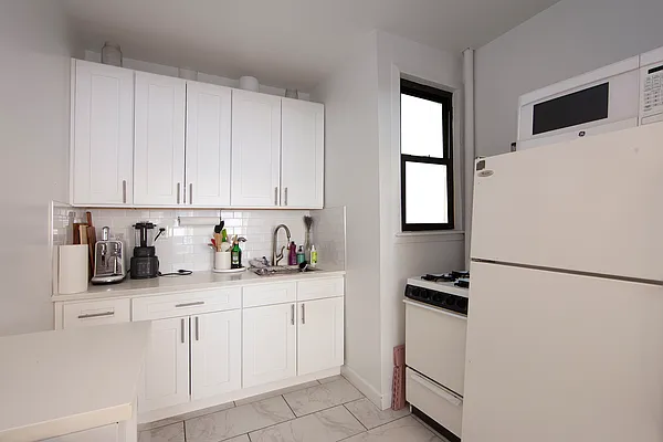 Rented by R New York | media 4