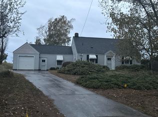 19305 N Shore Dr, Spring Lake, MI 49456