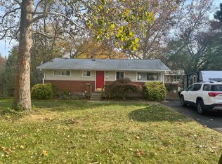 4431 Roundhill Rd, Alexandria, VA 22310