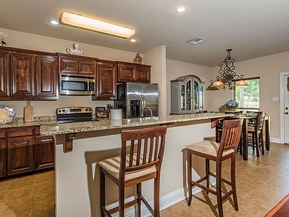 3rd image of 306 Jenci Dr