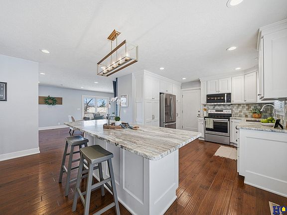 5th image of 7215 S Hampton Rd