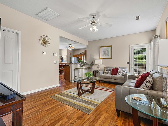 5th image of 2101 Montgomery Ln