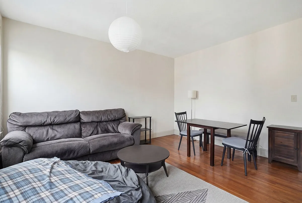 Building Photo - 1464 Tremont St #5