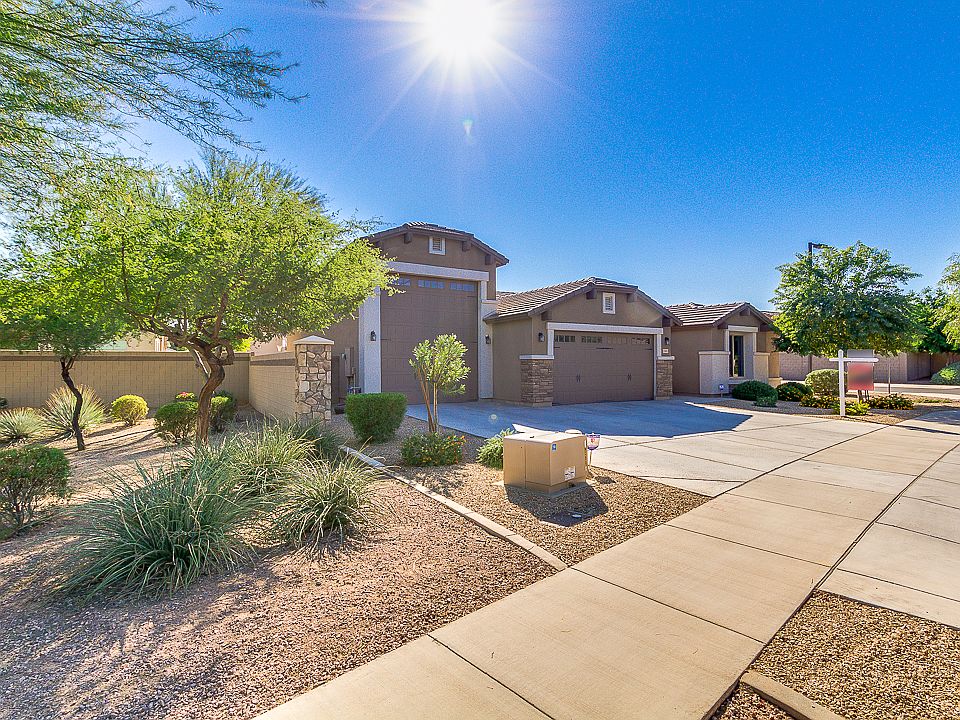 1st image of 15953 W Poinsettia Dr