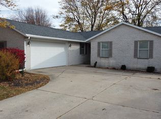 14 Victoria Dr, La Salle, IL 61301