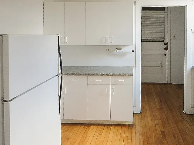 3933 1/2 N Keeler Ave #2E — Photo 11