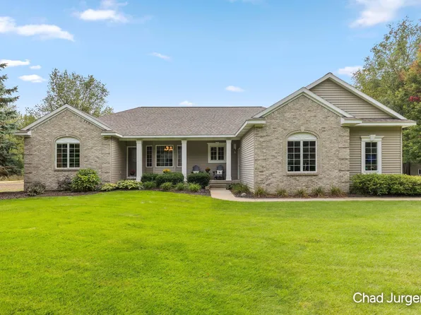 4970 Rosewood Ln, Hudsonville, MI 49426