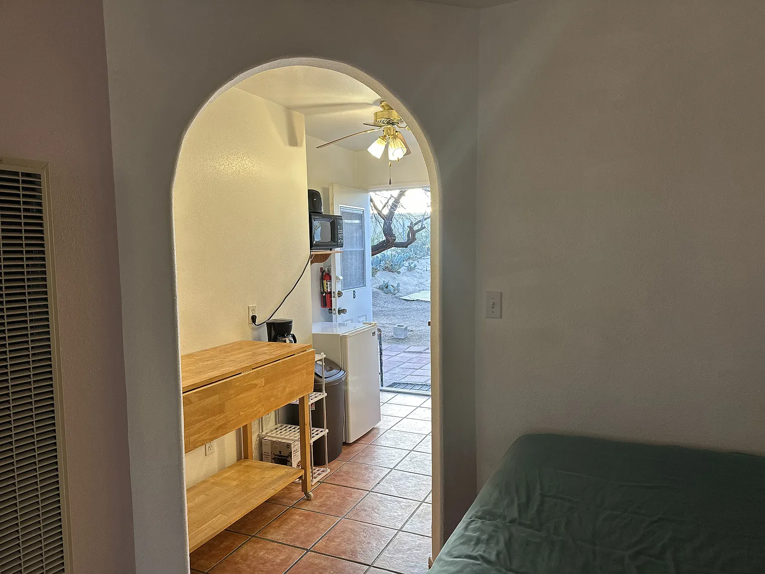 Studio, 400 sqft, $850 — Photo 4