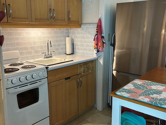4th image of 2957 Kalakaua Ave APT 211