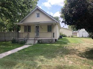 718 B St, Shelton, NE 68876