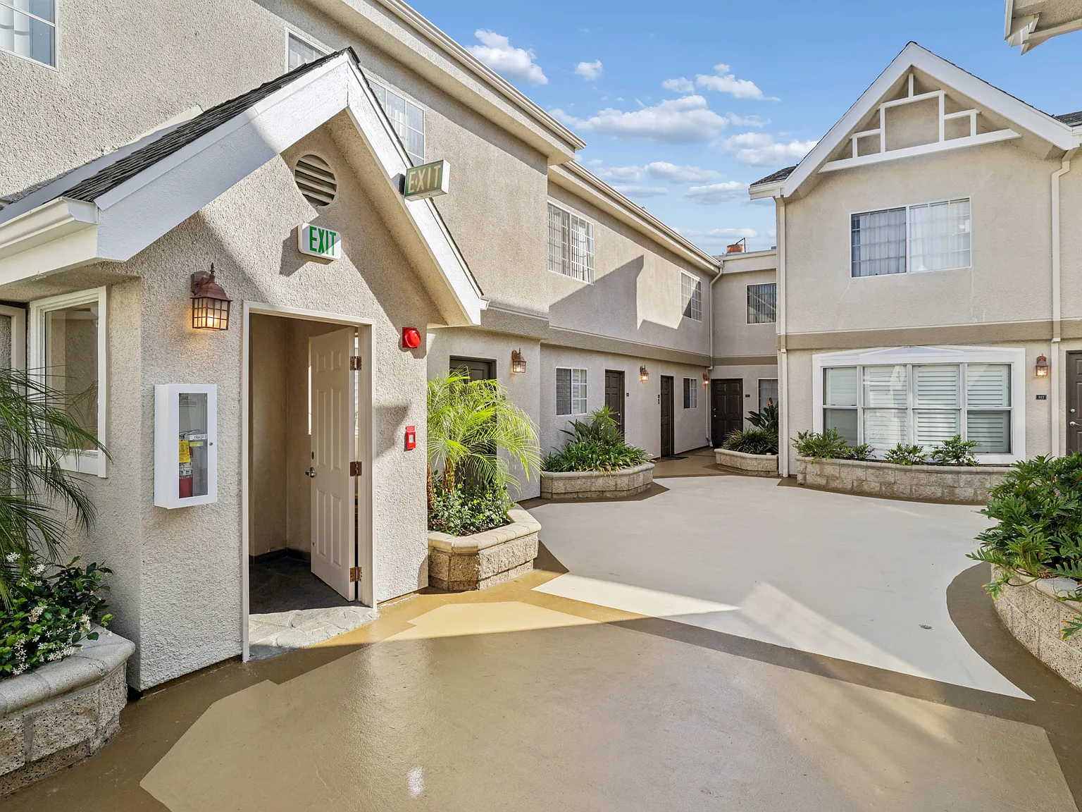 Terrace Trousdale Apartments — Photo 1