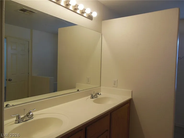 7571 Redwood Point St — Photo 15