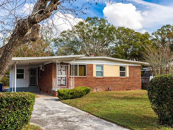 3rd image of 5541 Sunny Acres Dr E