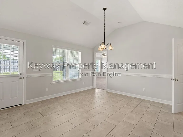 221 Ducal St — Photo 8