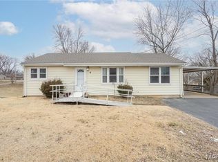 4 New Sugar Creek Rd, Fenton, MO 63026