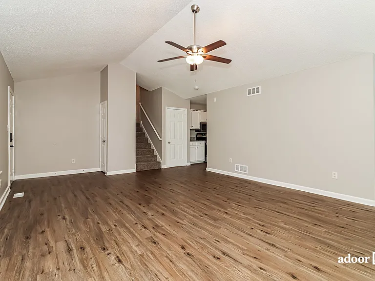 96 Seals Dr — Photo 5