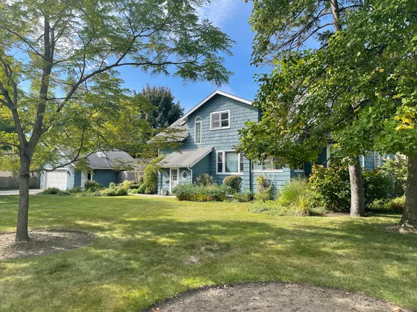 296 Lockwood Ave, Northfield, IL 60093