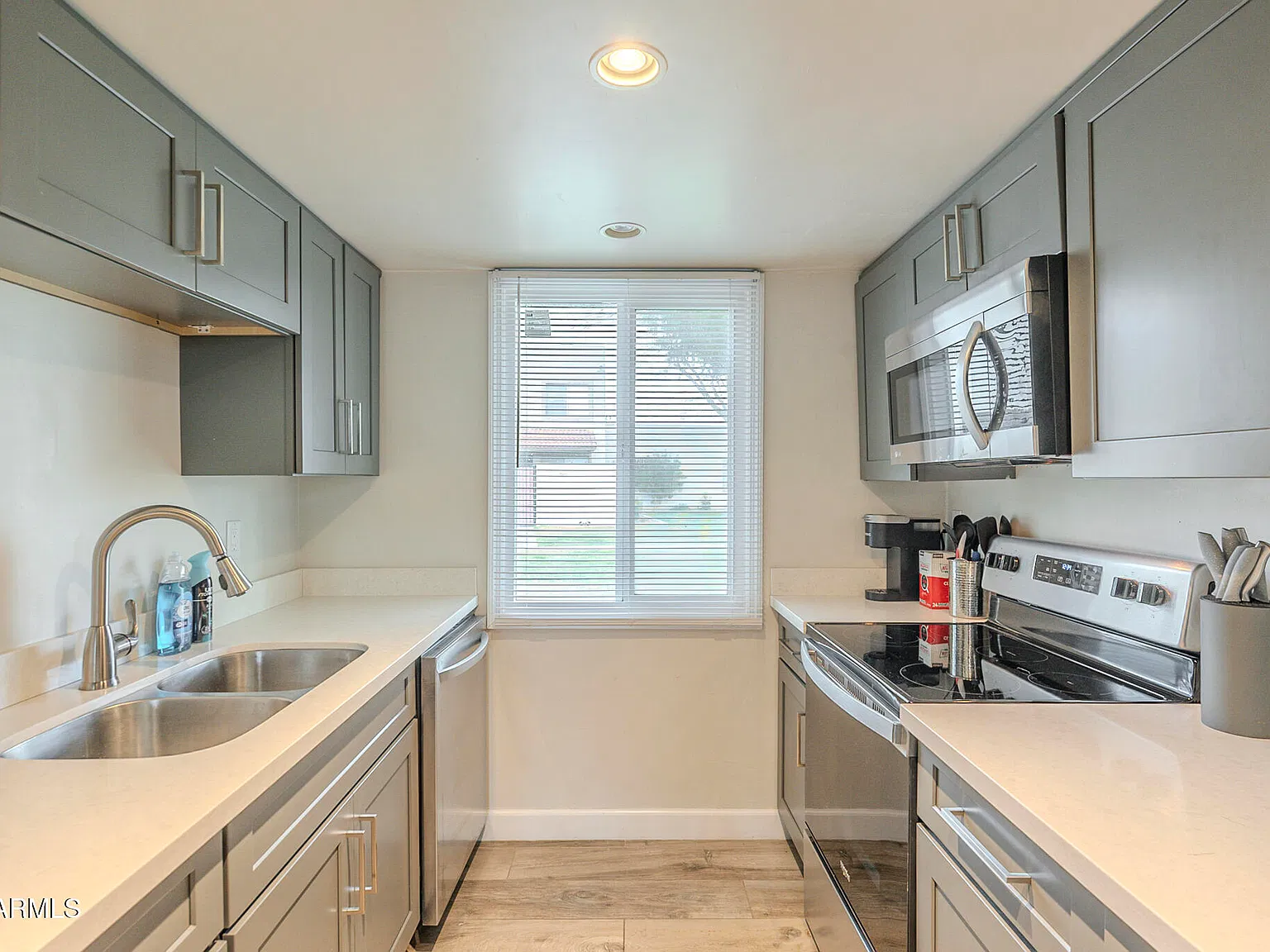 2 bed, 1.0 bath, 792 sqft, $2,000 — Photo 3