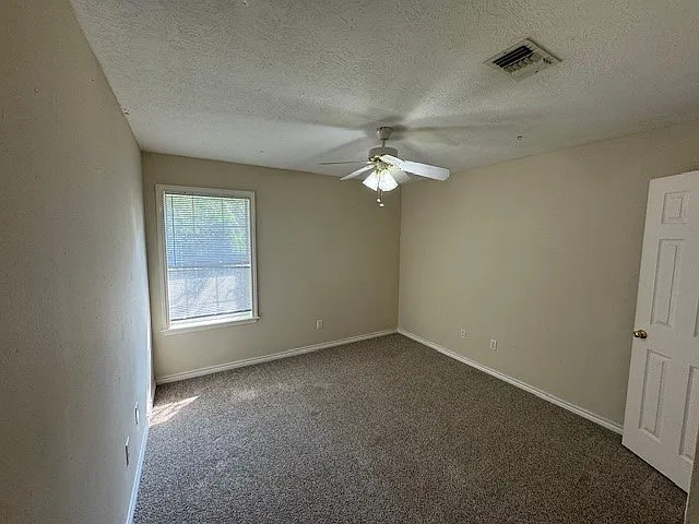2610 Wingate Ct — Photo 4