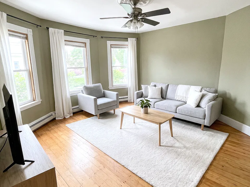 56 Calumet St #3