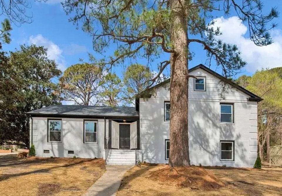 1st image of 2710 Fordham Dr