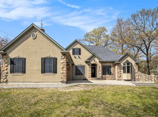 23202 Sunset Dr, Kalamazoo, MI 49009