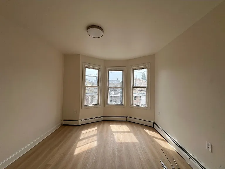 21 E 16th St #2A — Photo 3