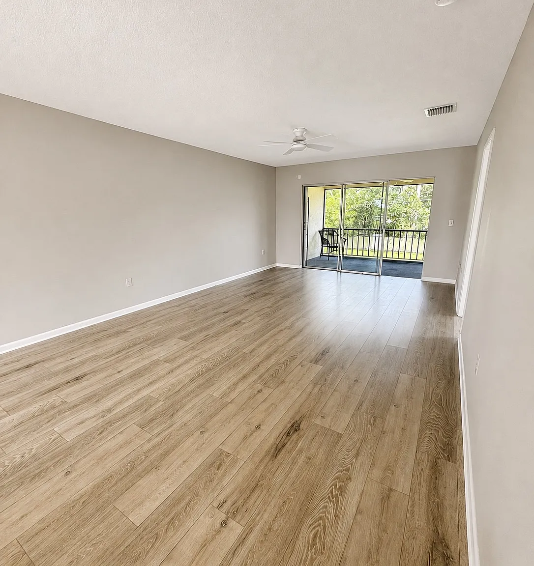 871 NW Sunset Dr — Photo 3