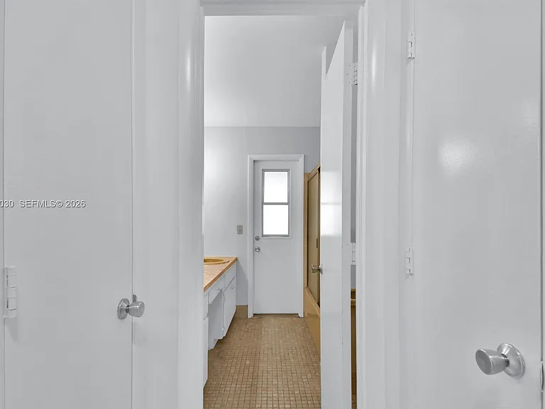 2480 Windsor Rd — Photo 40