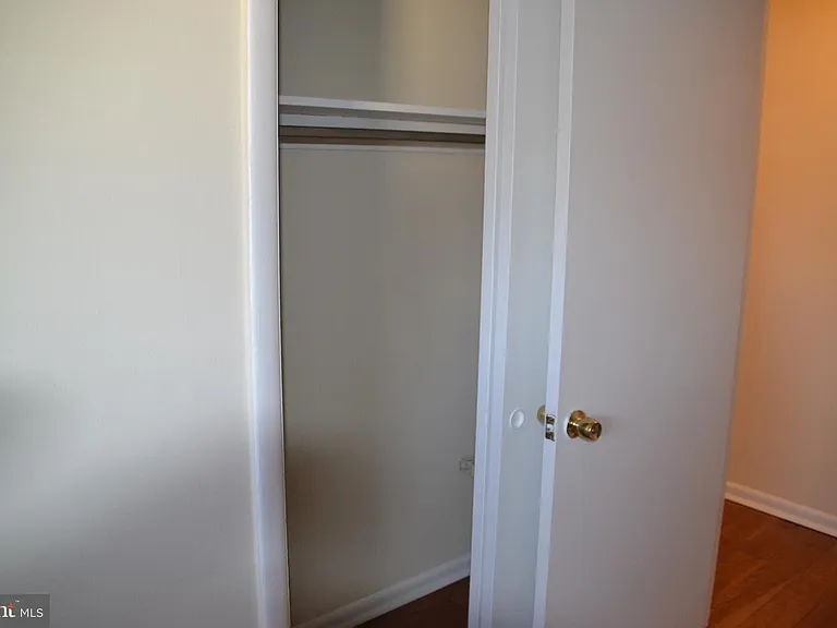 246 Ardmore Ave — Photo 16