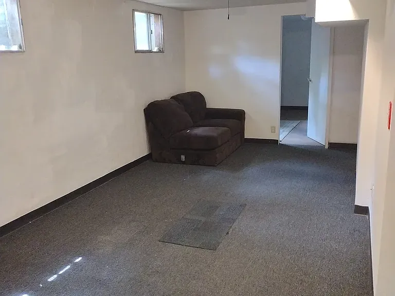 2420 S High St — Photo 9