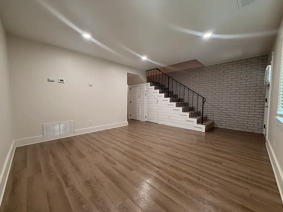 2 bed, 1.5 bath, 1100 sqft, $1,470 — Photo 4