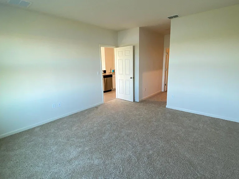 822 Remington Green Dr SE — Photo 35