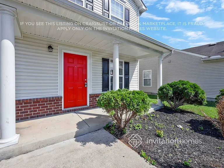 2888 Creekbend Dr — Photo 2