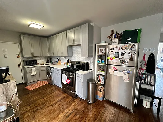 Rented by Mdays Realty | media 11