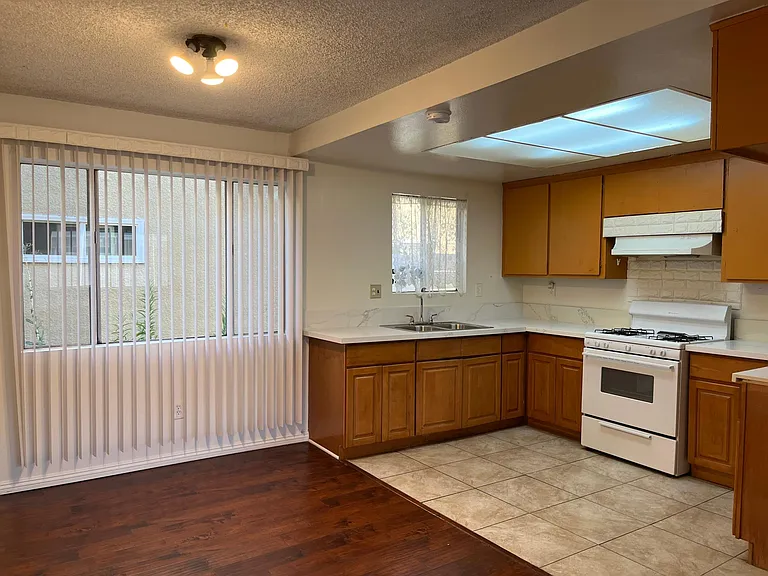 1410 Stevens Ave #2 — Photo 4
