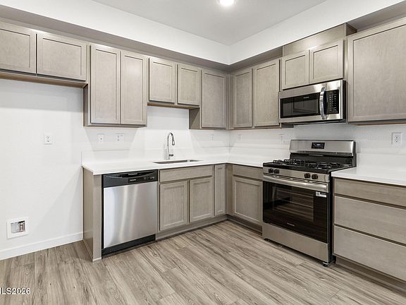 3rd image of 357 Halite Dr