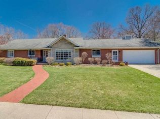 108 S Twyckenham Dr, South Bend, IN 46617