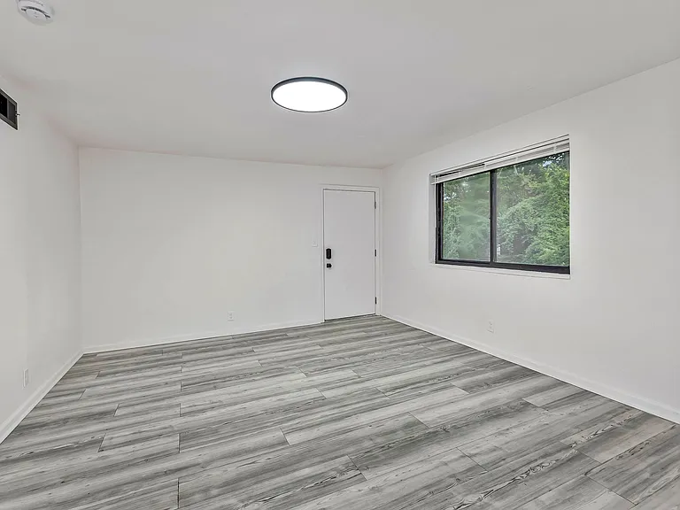 2535 Lysle Ln #3B — Photo 4